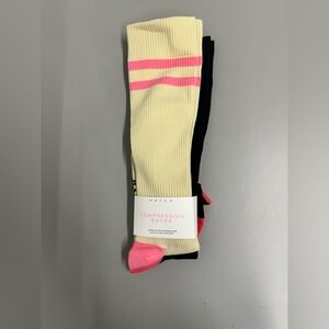 Hatch Women’s Compression Socks - Cream and Pink